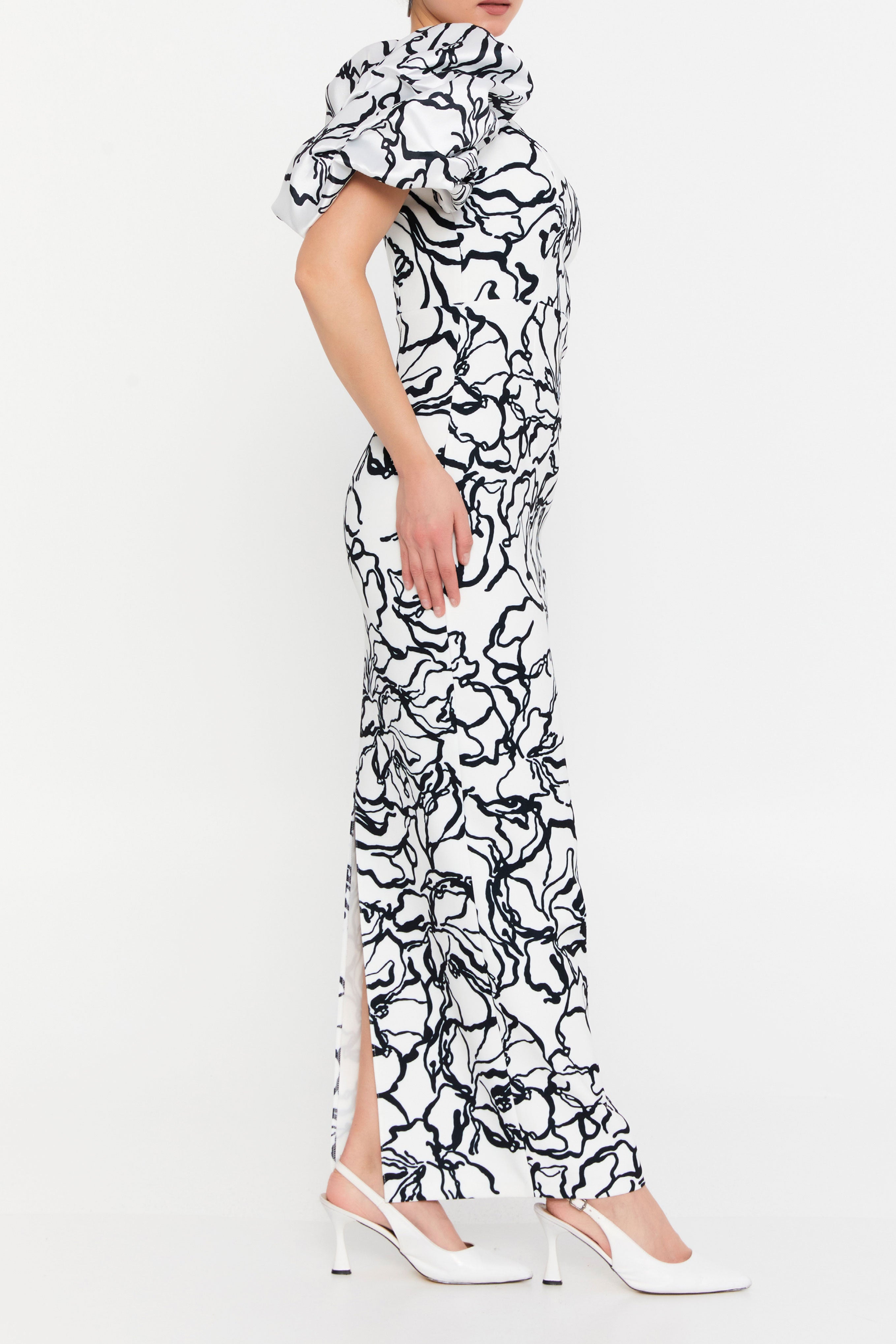 プリントボリュームワンショルダーロングドレスブラック×ホワイトMサイズ(36)