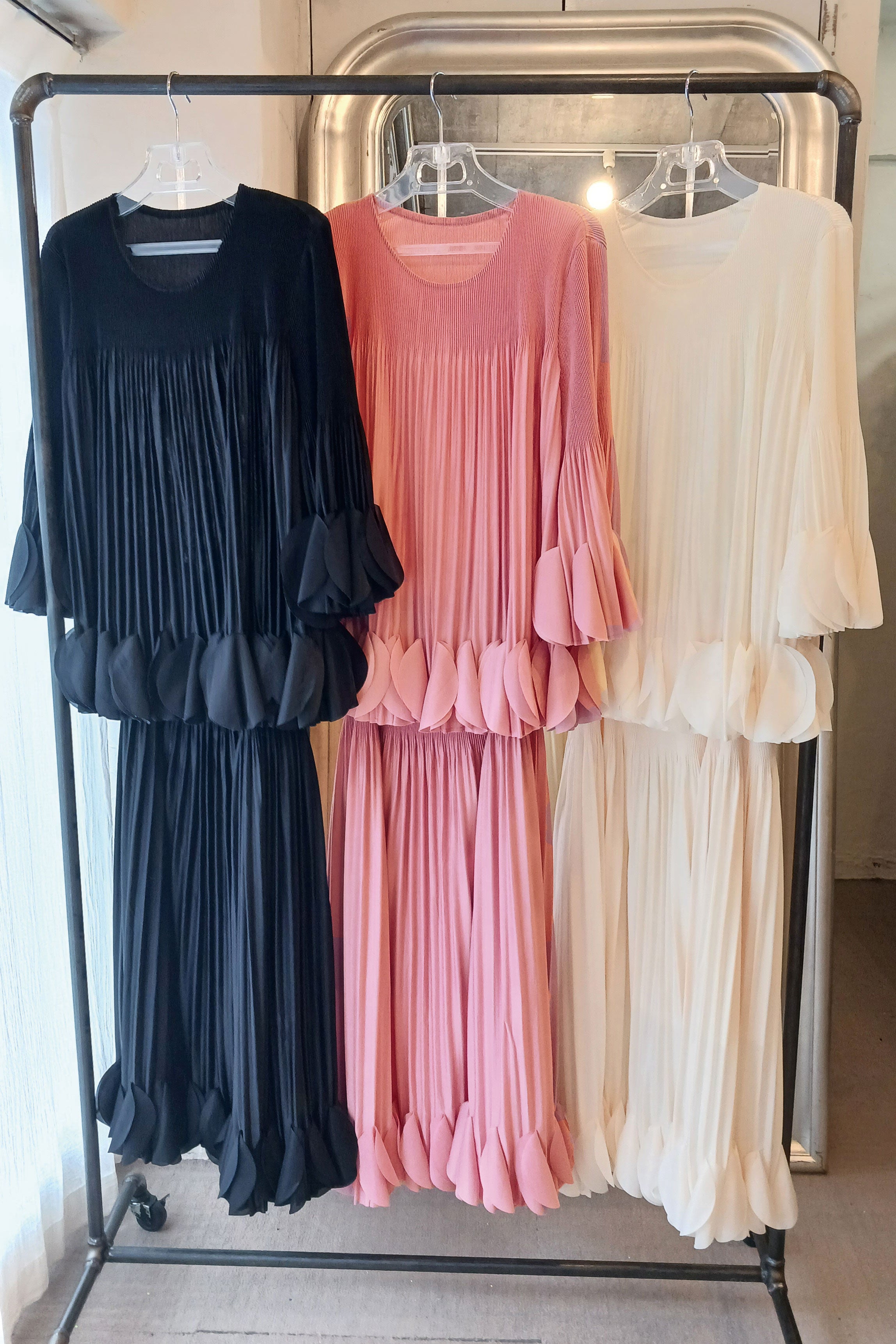 フリルプリーツセットアップドレスオフホワイトフリーサイズ