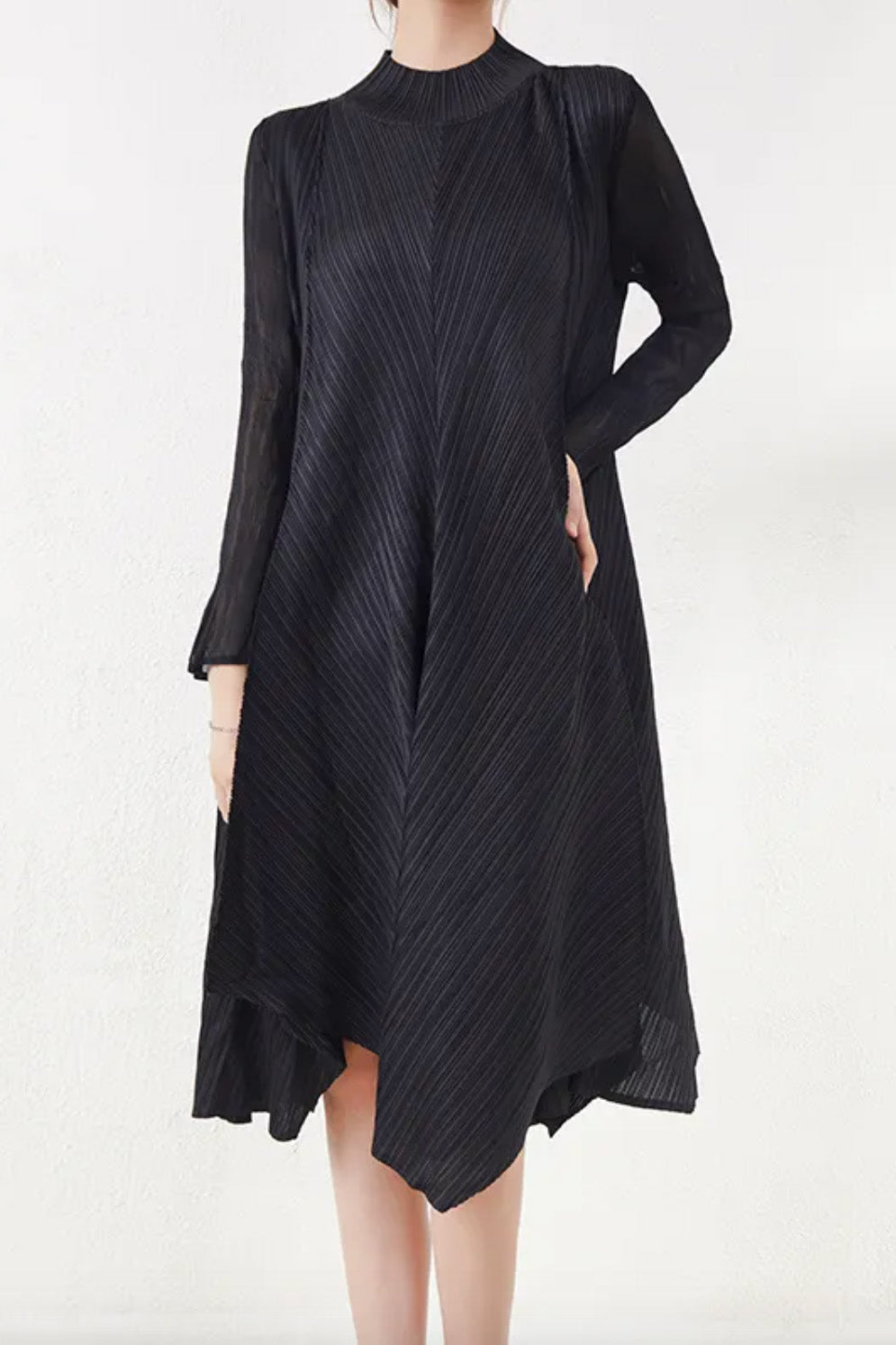 プリーツスタンドネックミディドレスブラックフリーサイズ