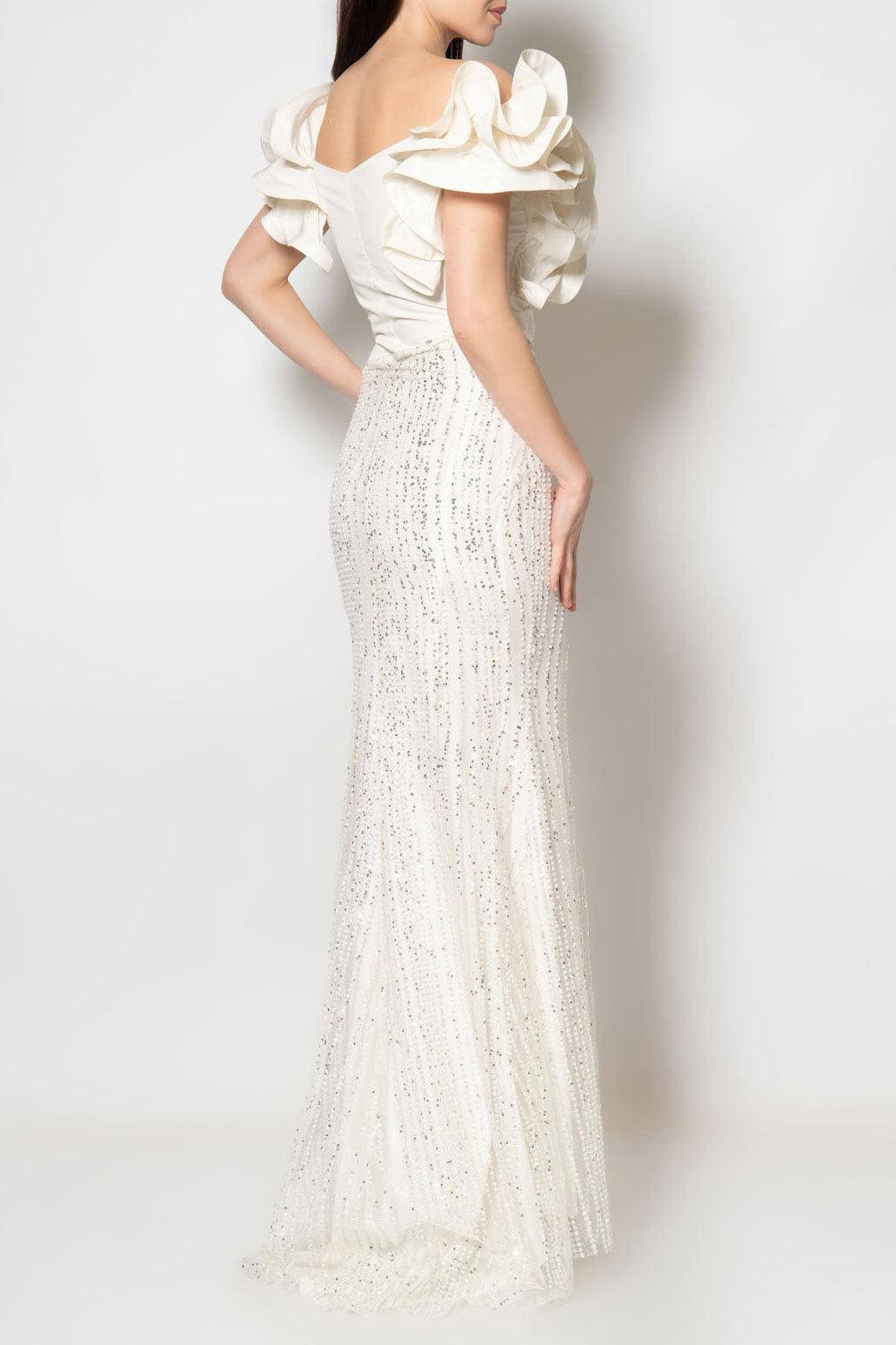 フリルオフショルダーマーメイドドレスエクリュ(42)サイズ