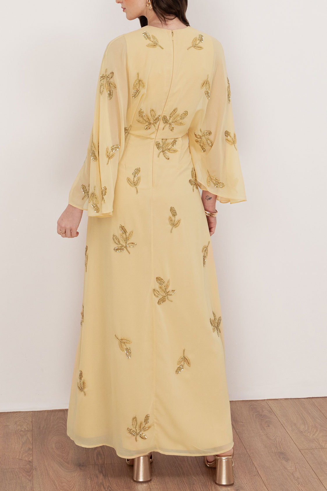 ボタニカル刺繍ケープスリーブマキシドレスイエローMサイズ