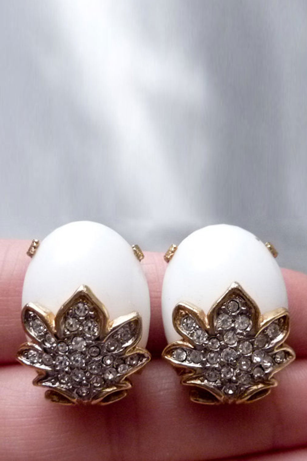 エナメルイヤリング・ホワイト