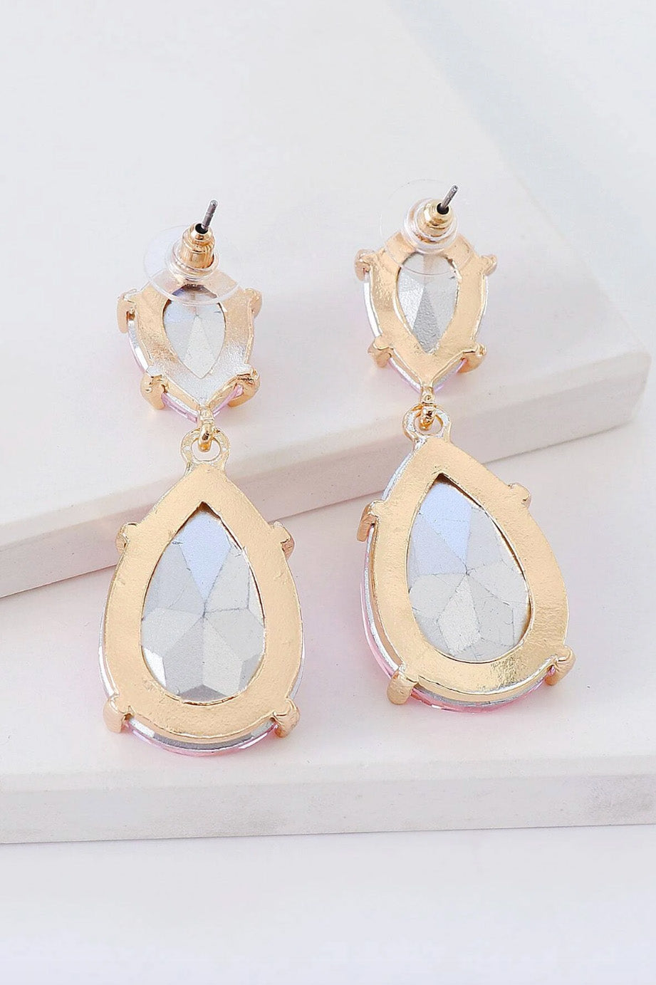 ティアドロップピアスピンク