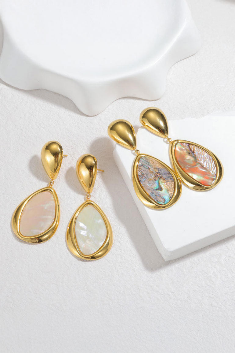 ホワイトシェルドロップピアス