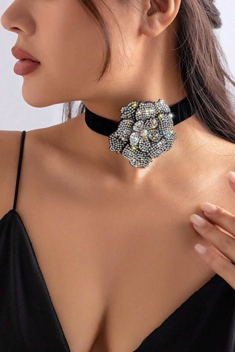 ラインストーンフラワーチョーカーブラック