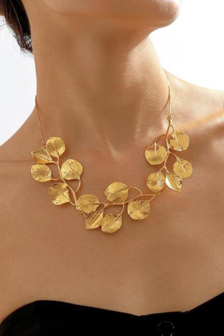 ゴールドリーフプレートネックレス