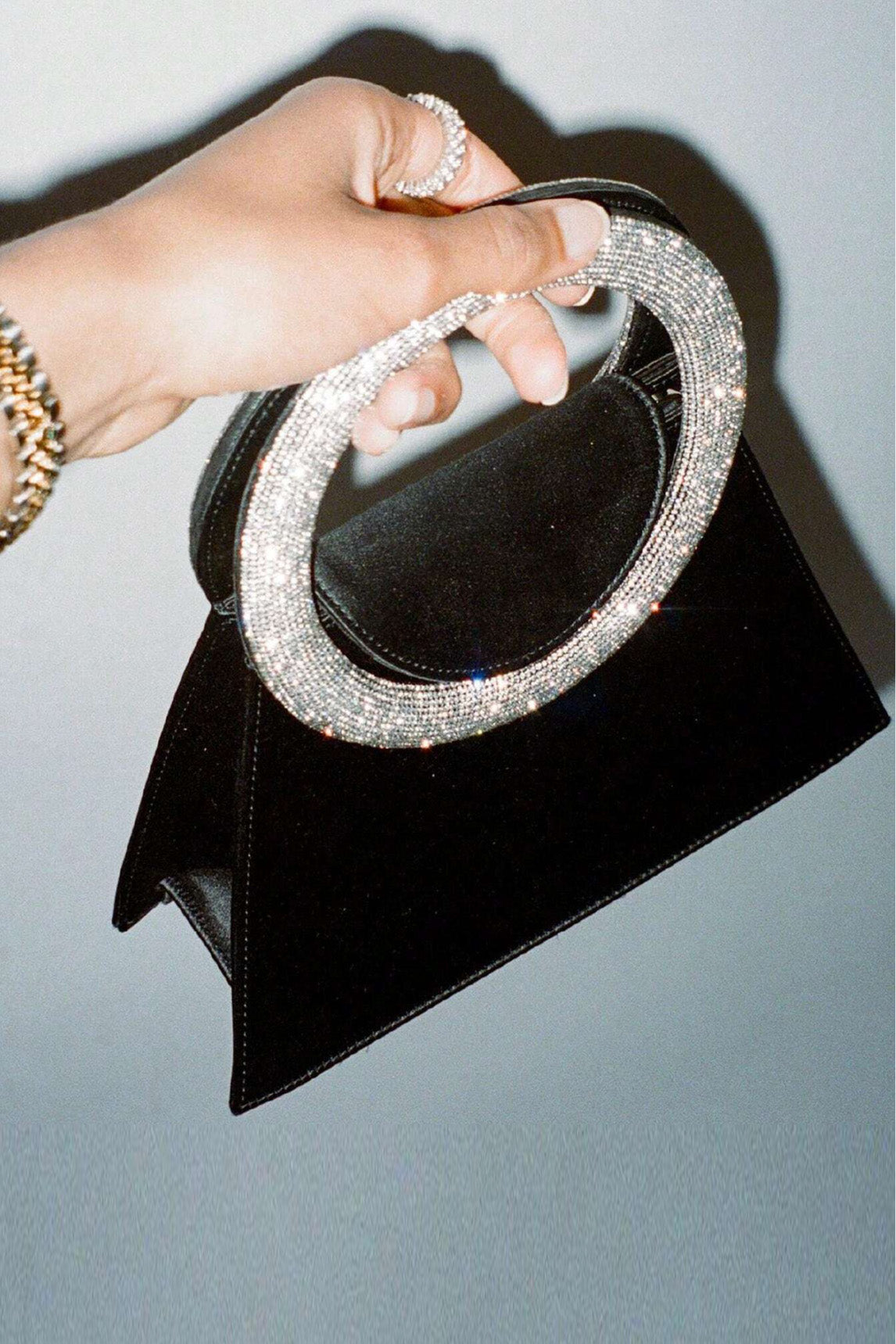 サテンラウンドハンドルクラッチブラック