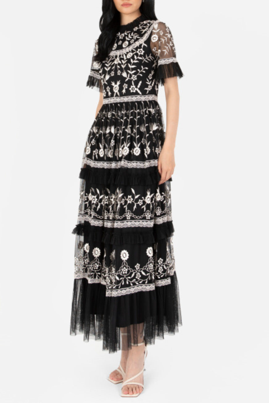 エンブロイダリーティアードロングドレスブラックアンドホワイトMサイズ