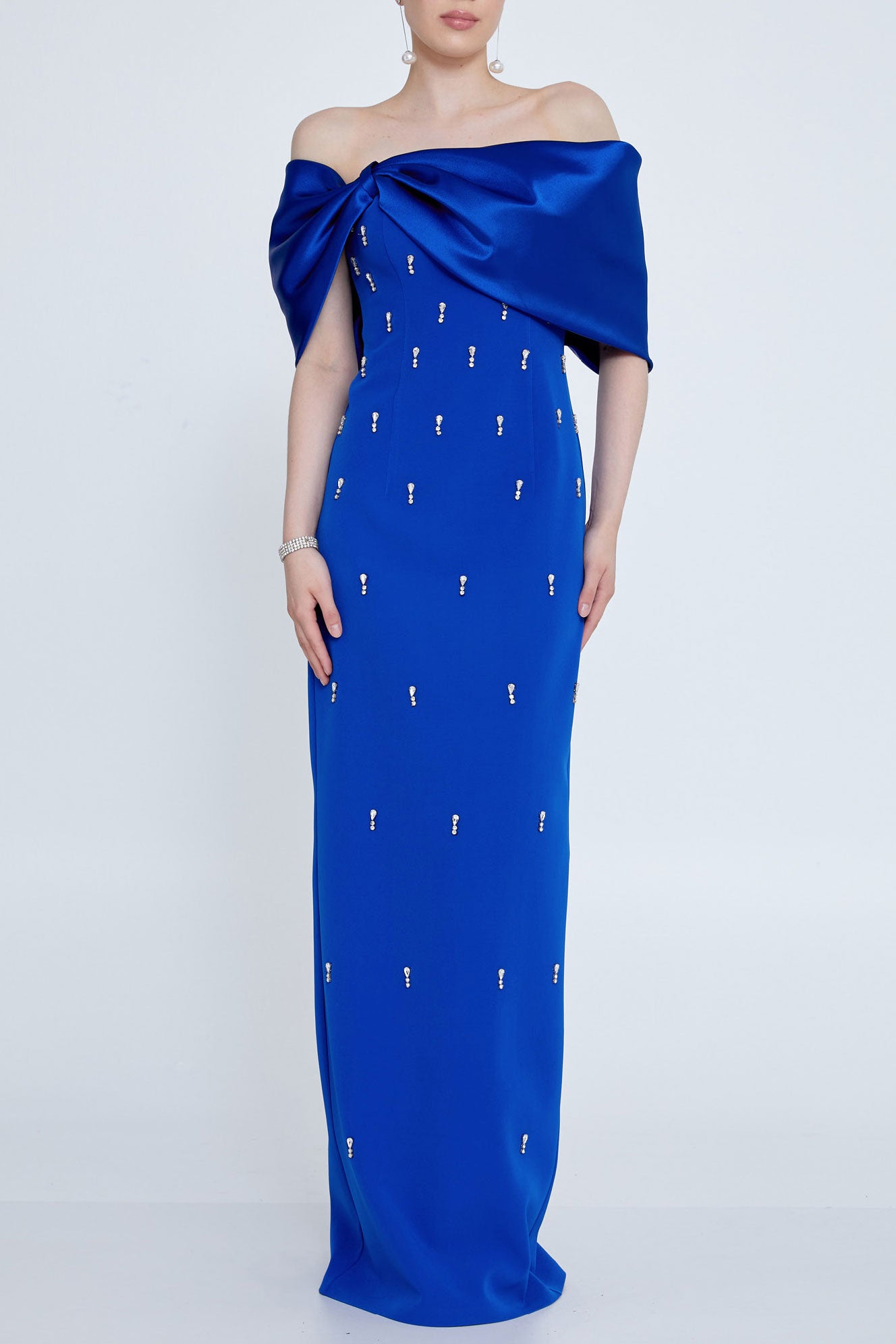 サテンケープスレンダーロングドレスロイヤルブルーSサイズ(38)