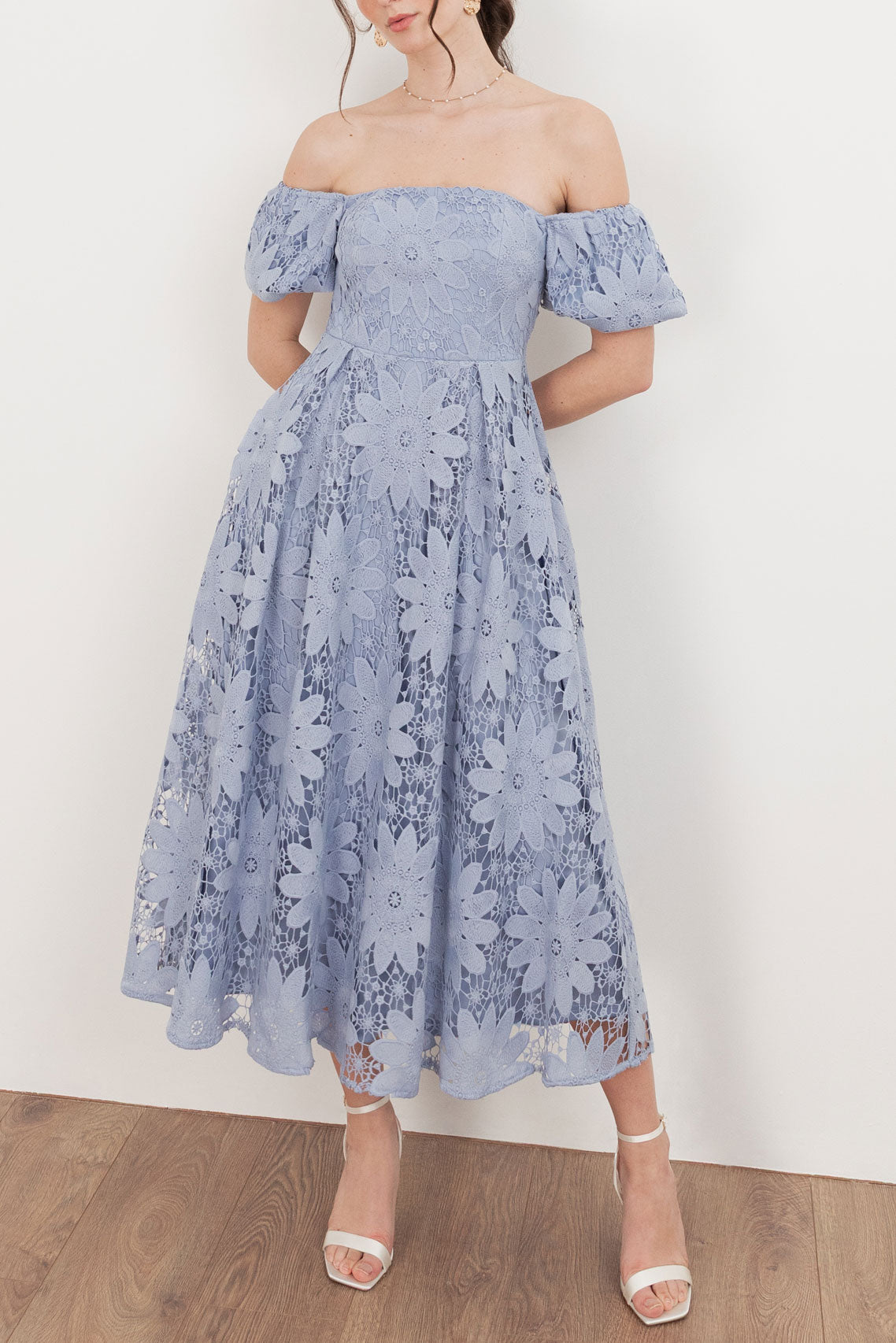 クロシェレースオフショルダーミディドレスウィステリアブルーMサイズ