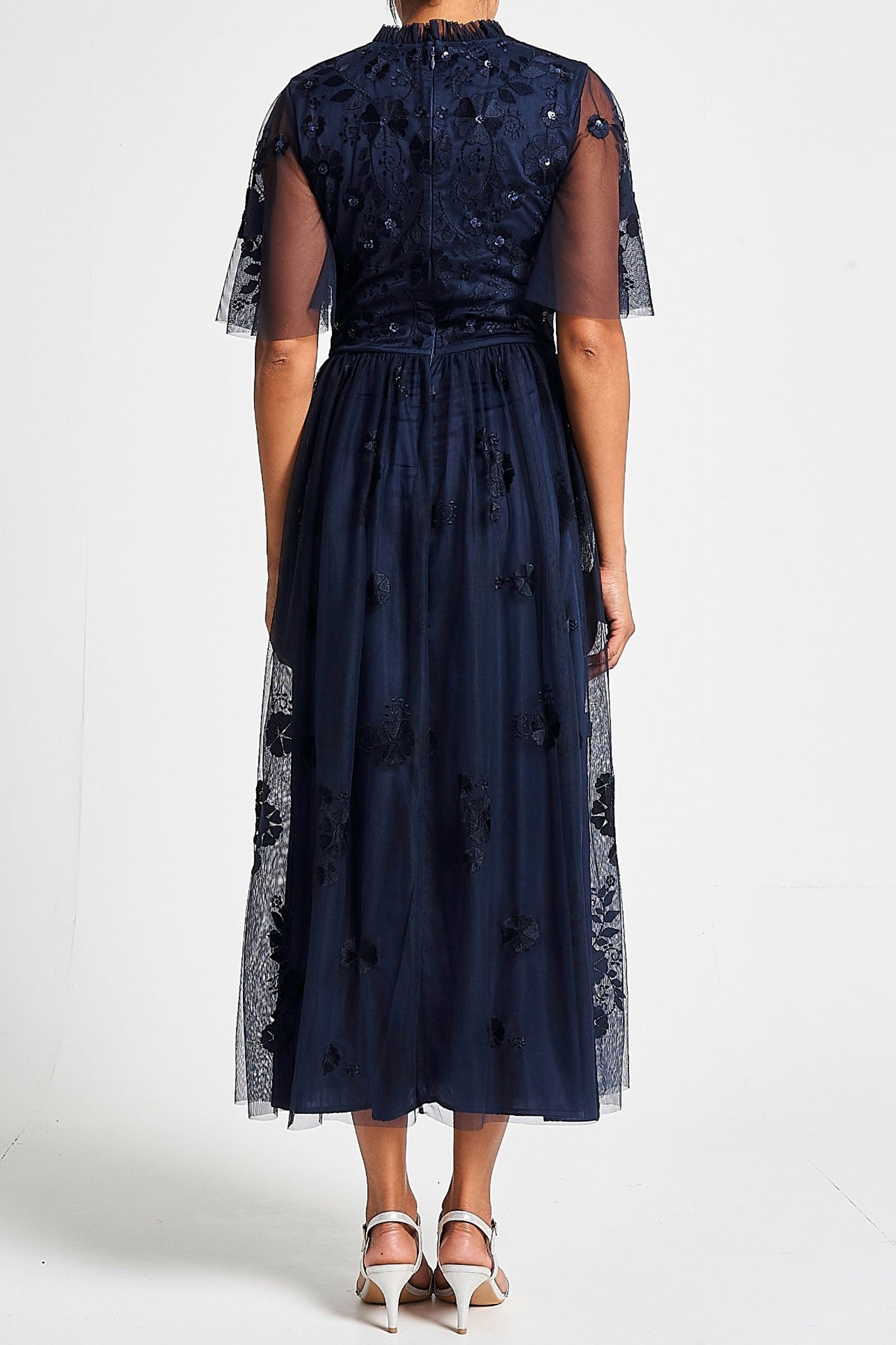 エンブロイダリーフラッタースリーブミディドレスネイビーMサイズ
