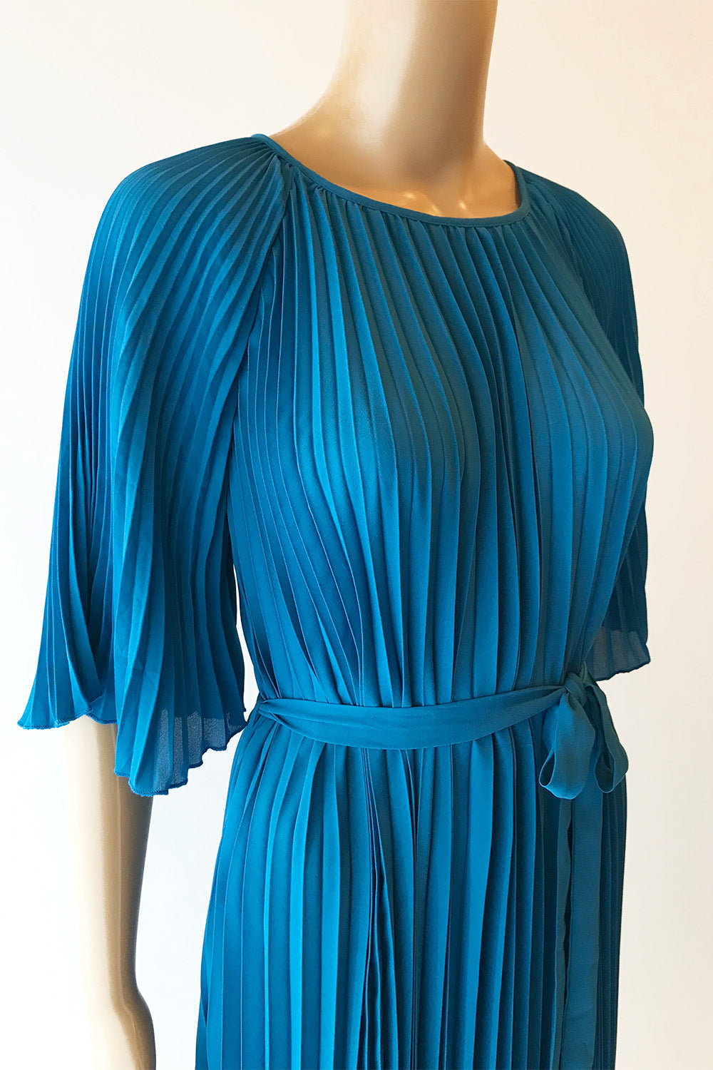 プリーツフラッタースリーブロングドレスブルーフリーサイズ