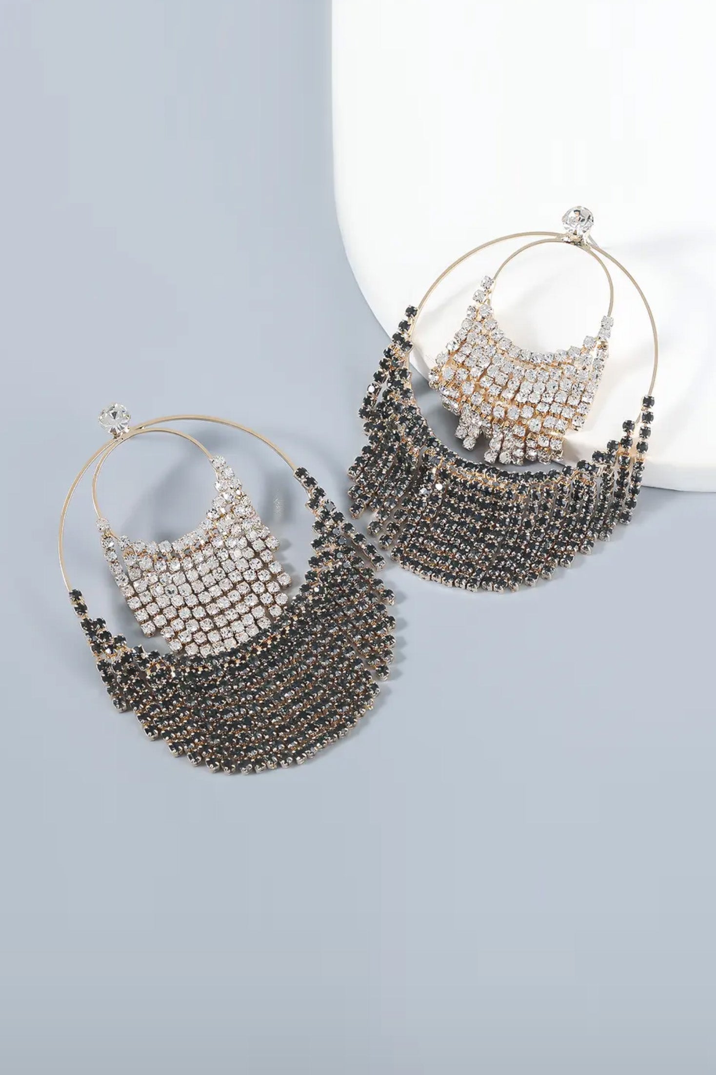 フリンジフープピアスブラック×ゴールド