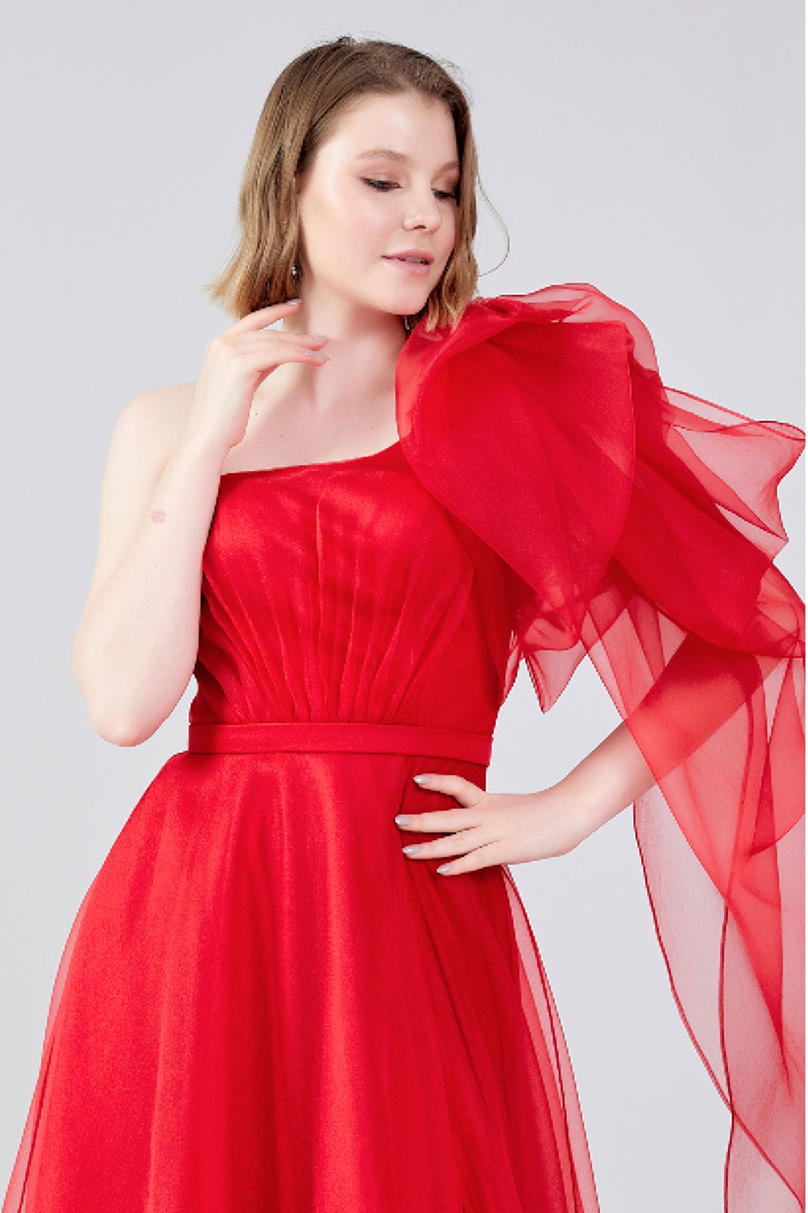 ボリュームワンショルダーAラインドレスレッドSサイズ(38)