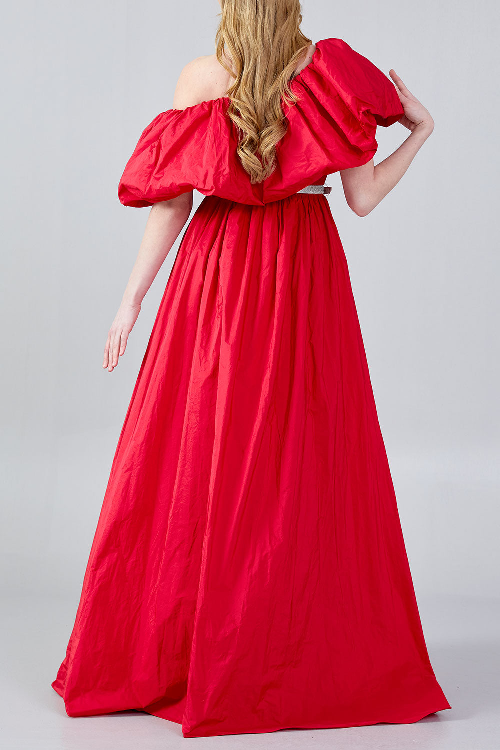 ボリュームオフショルダーAラインドレスレッドLサイズ(42) (シルバーベルト付き)