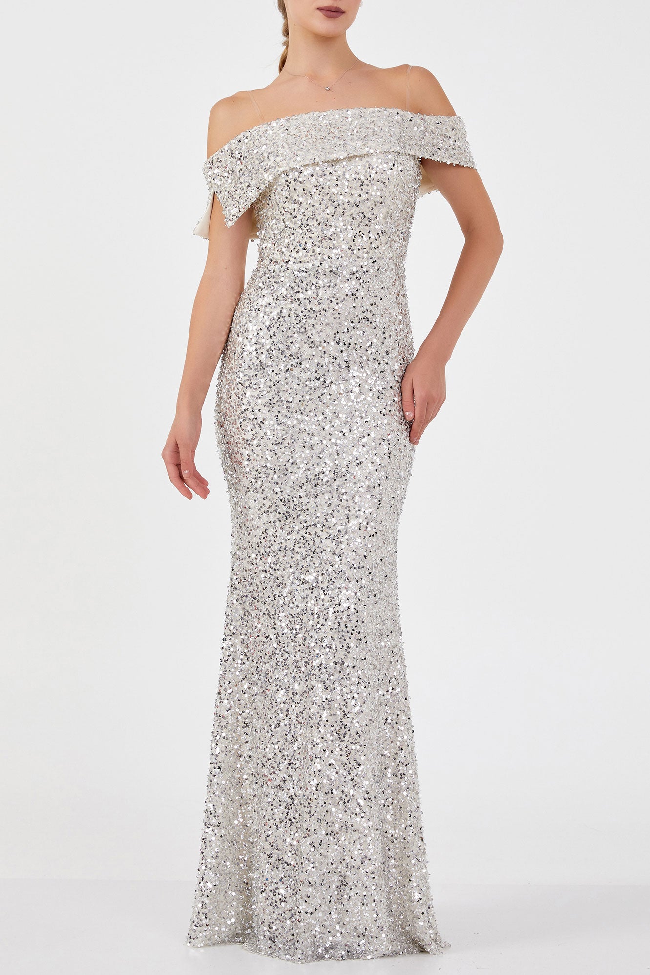 スパンコールオフショルダーマーメイドドレスシルバーMサイズ(38)