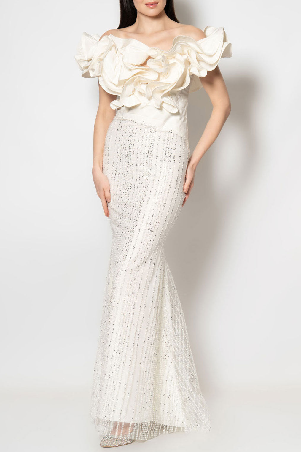 フリルオフショルダーマーメイドドレスエクリュ(44)サイズ