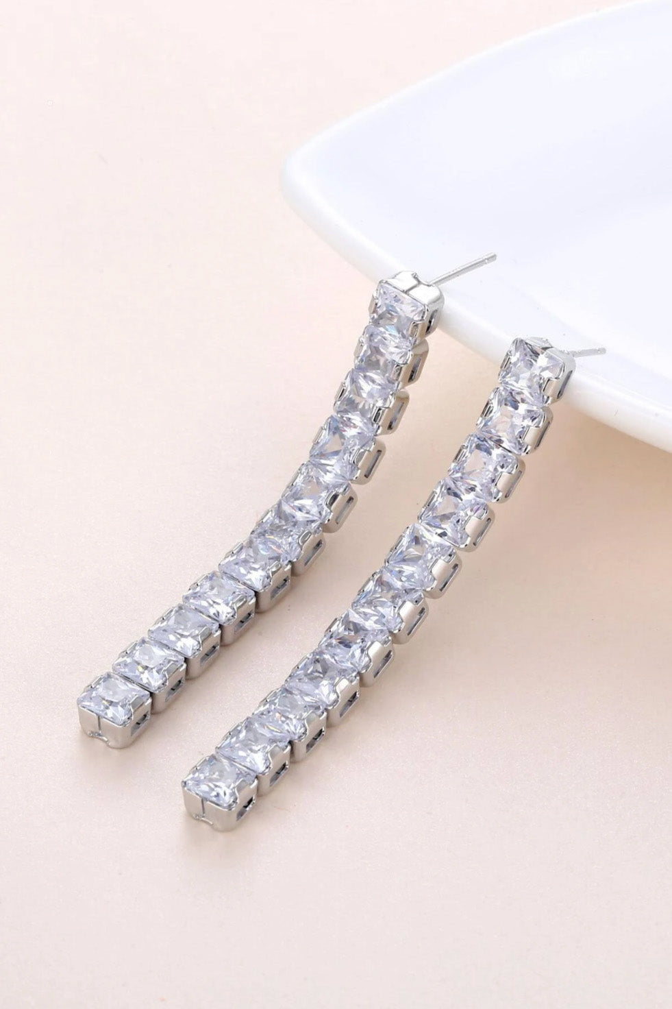 ジルコンピアス