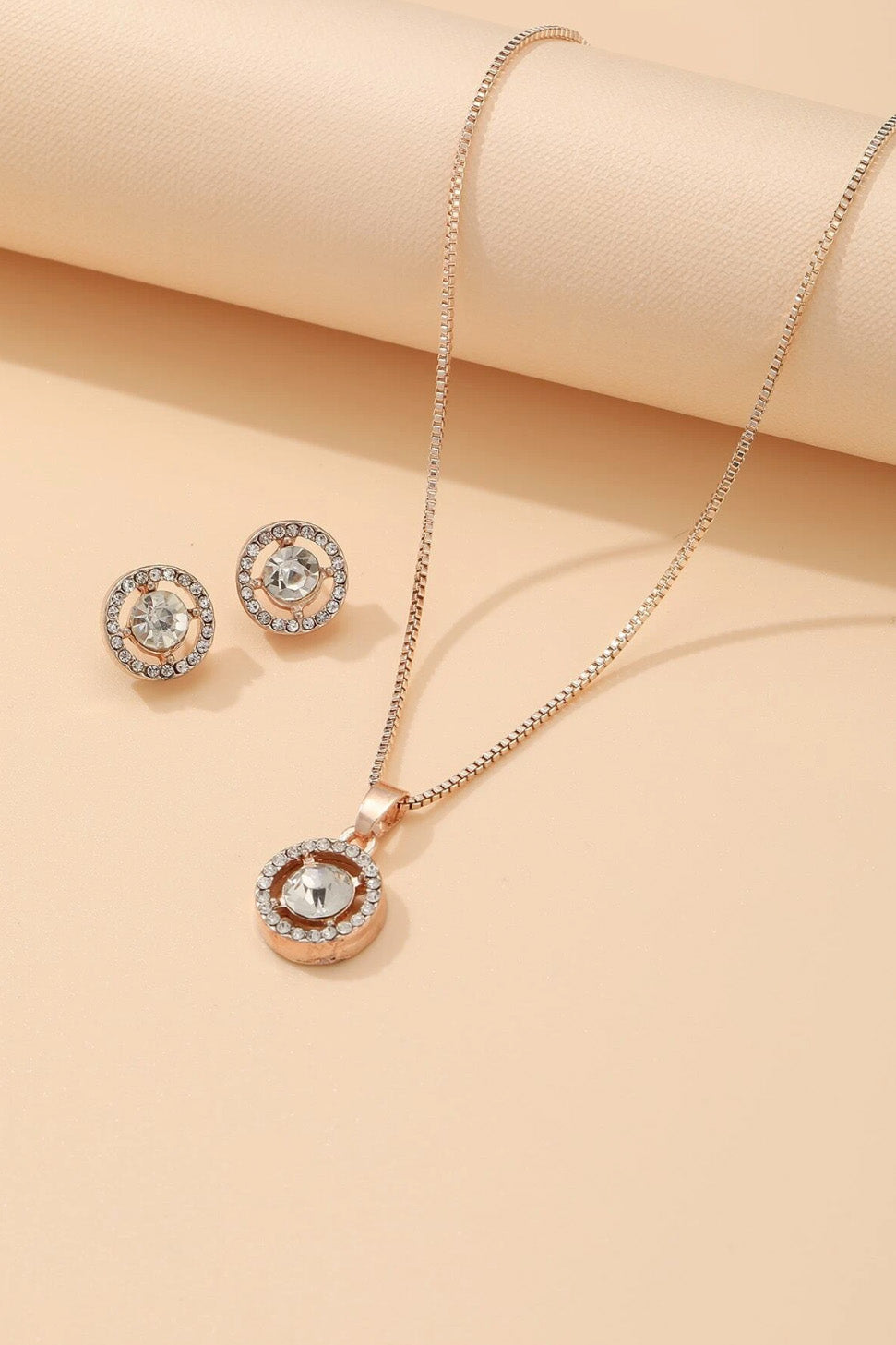 ラインストーンチャームネックレスピアスセットピンクゴールド