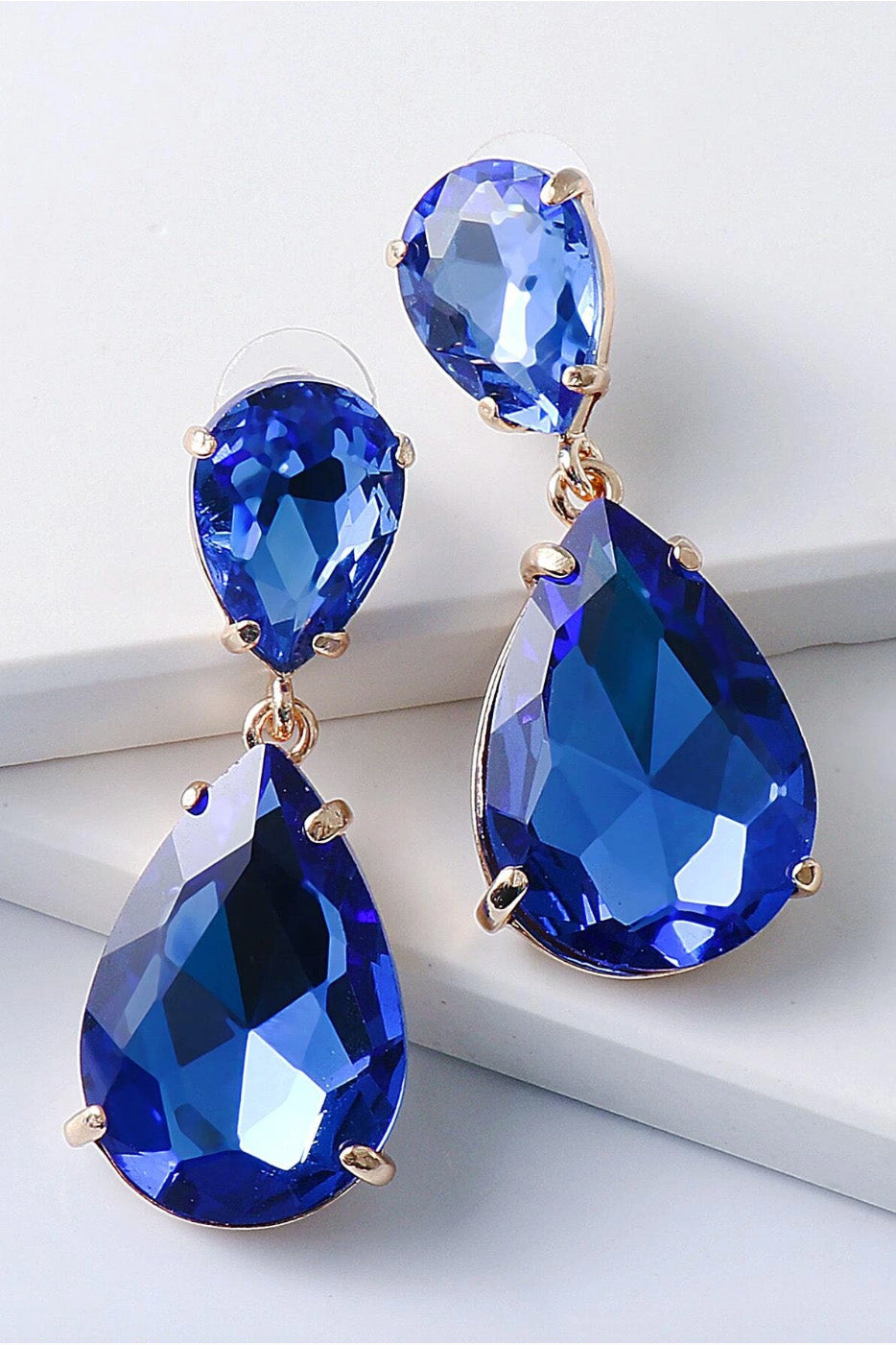 ティアドロップピアスブルー