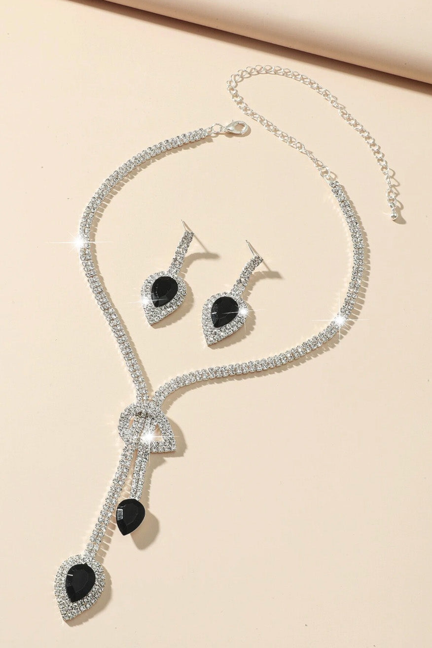 ラインストーンクロスネックレスピアスセットブラック