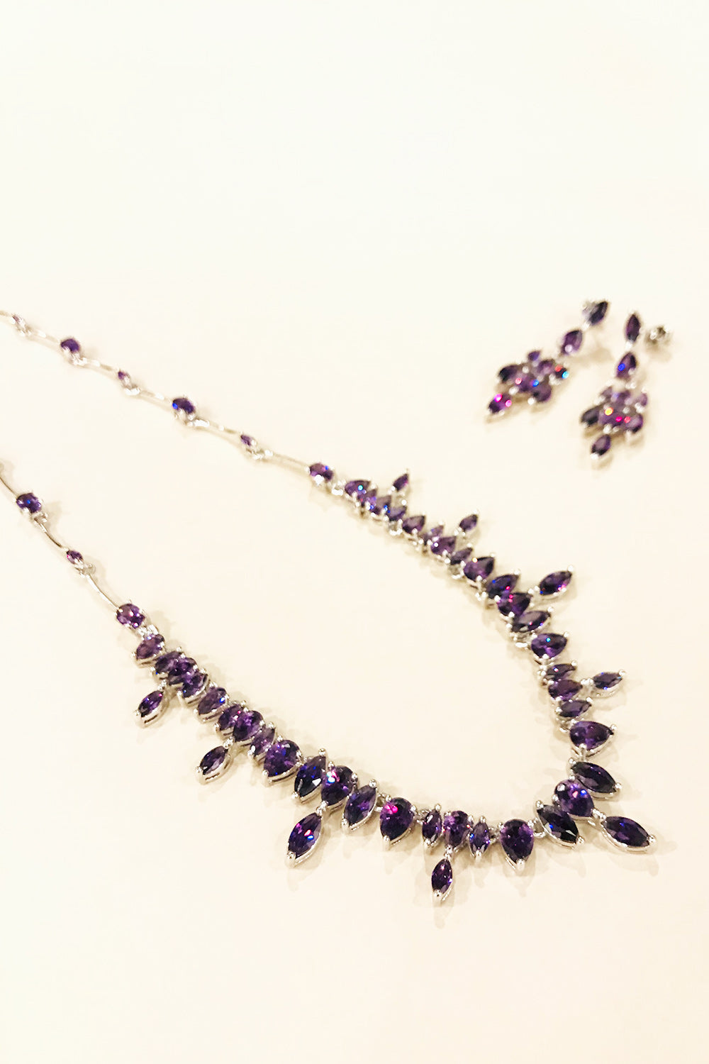 パープルストーンネックレスピアスセット