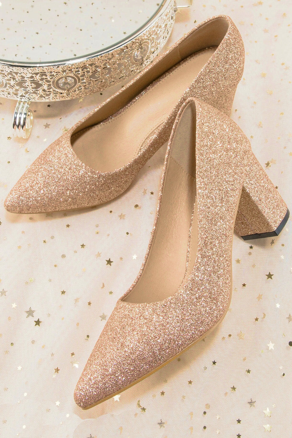ポインテッドトゥシャイニーパンプスピンクゴールドMサイズ(37)