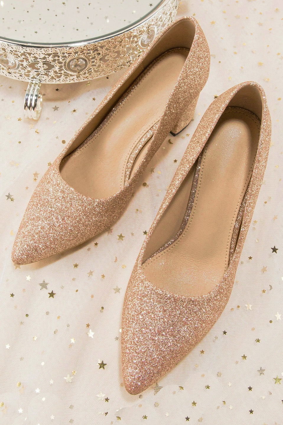 ポインテッドトゥシャイニーパンプスピンクゴールドMサイズ(37)